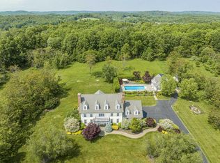 35 Oak Grove Rd, Salt Point, NY 12578