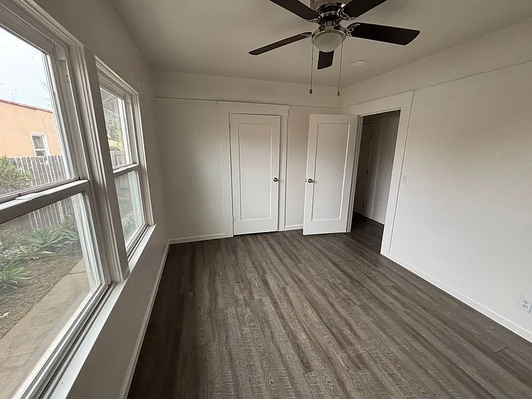 520 E Cypress St — Photo 9