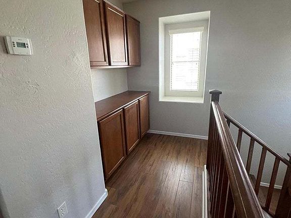 4th image of 4661 E Laurel Ave