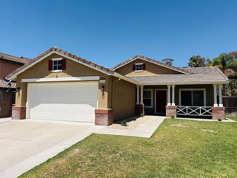 2834 Mountain Hills Ln — Photo 1