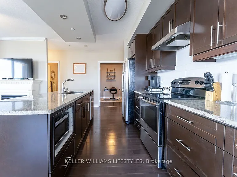 330 Ridout St N #804 — Photo 5
