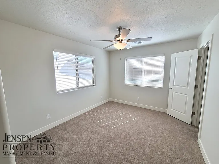 538 N 550 W — Photo 18