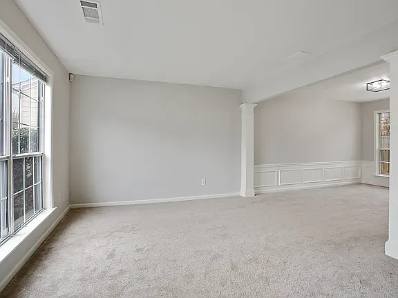 4 bed, 2.5 bath, 2072 sqft, $3,200 — Photo 3