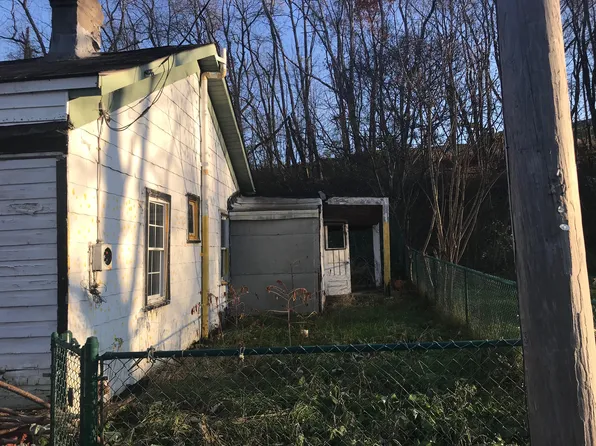 19 Woodside Dr, Mc Donald, PA 15057