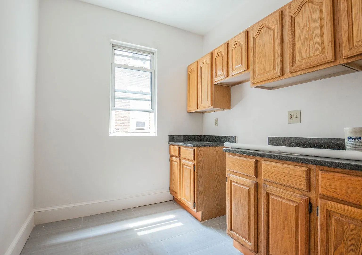 Allston 1 Bed Split Heat & Hot Water Included Great Value 9/1 — Photo 3