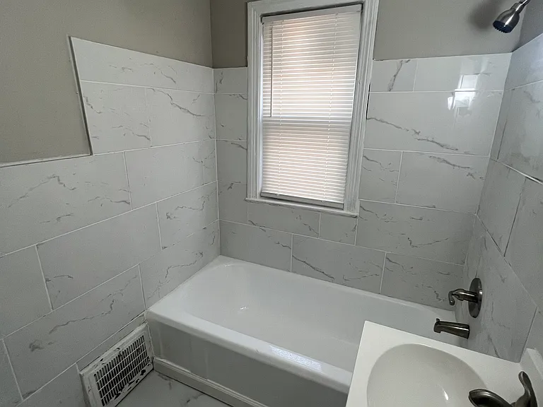 3225 Washington Blvd #1 — Photo 19