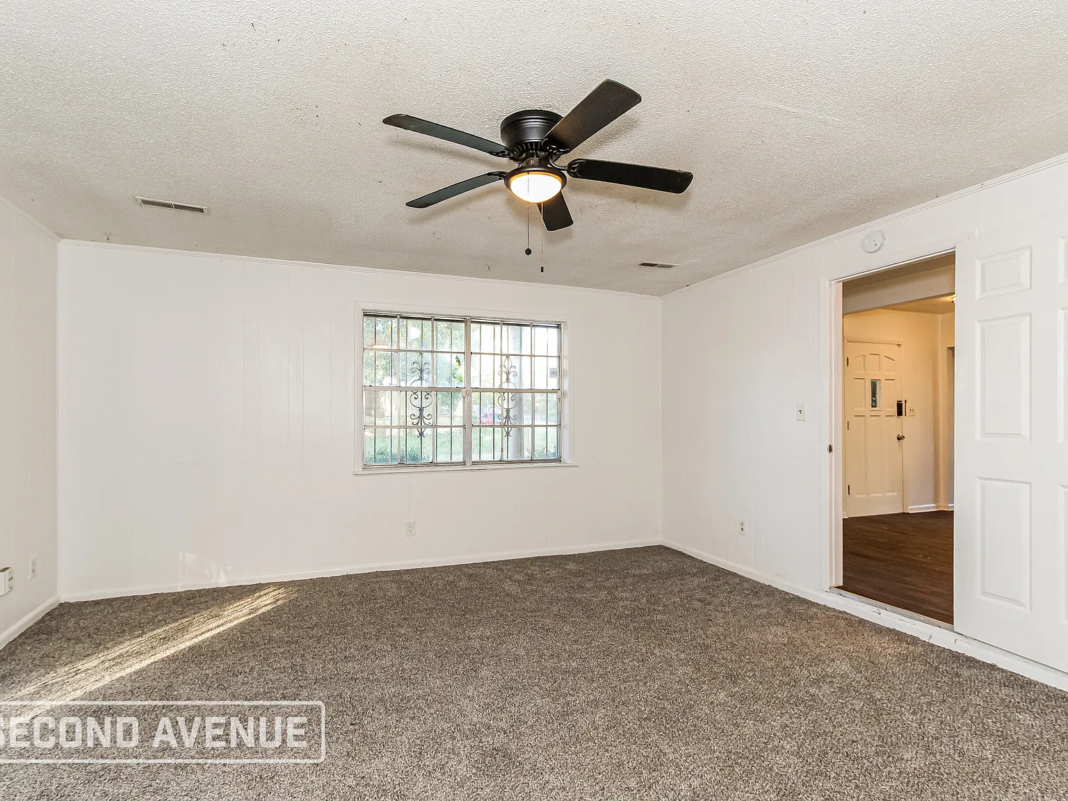 3 bed, 2.0 bath, 1462 sqft, $1,395 — Photo 2
