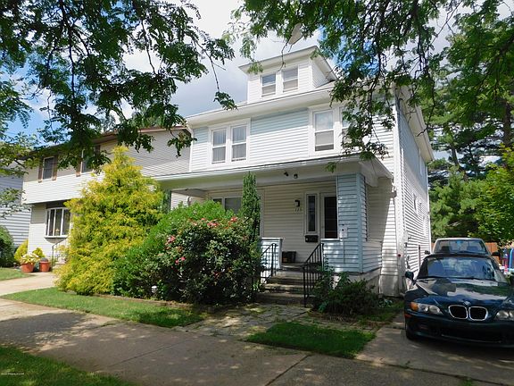 2nd image of 125 3rd Ave