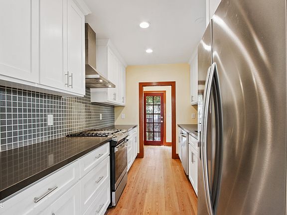 5th image of 1783 Lincoln Ave