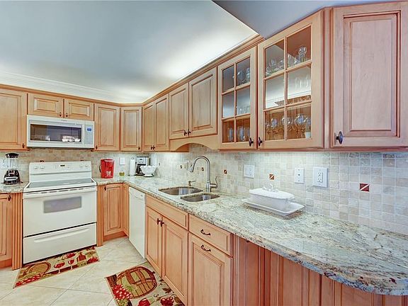 3rd image of 531 N Ocean Boulevard #1505