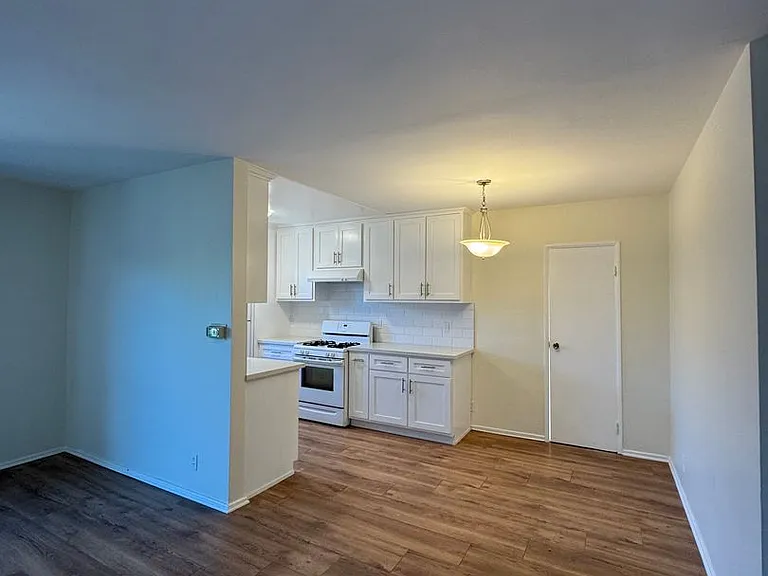 642 N. Hayworth Ave. — Photo 12