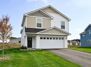 614 Redwood Loop N, Cambridge, MN 55008