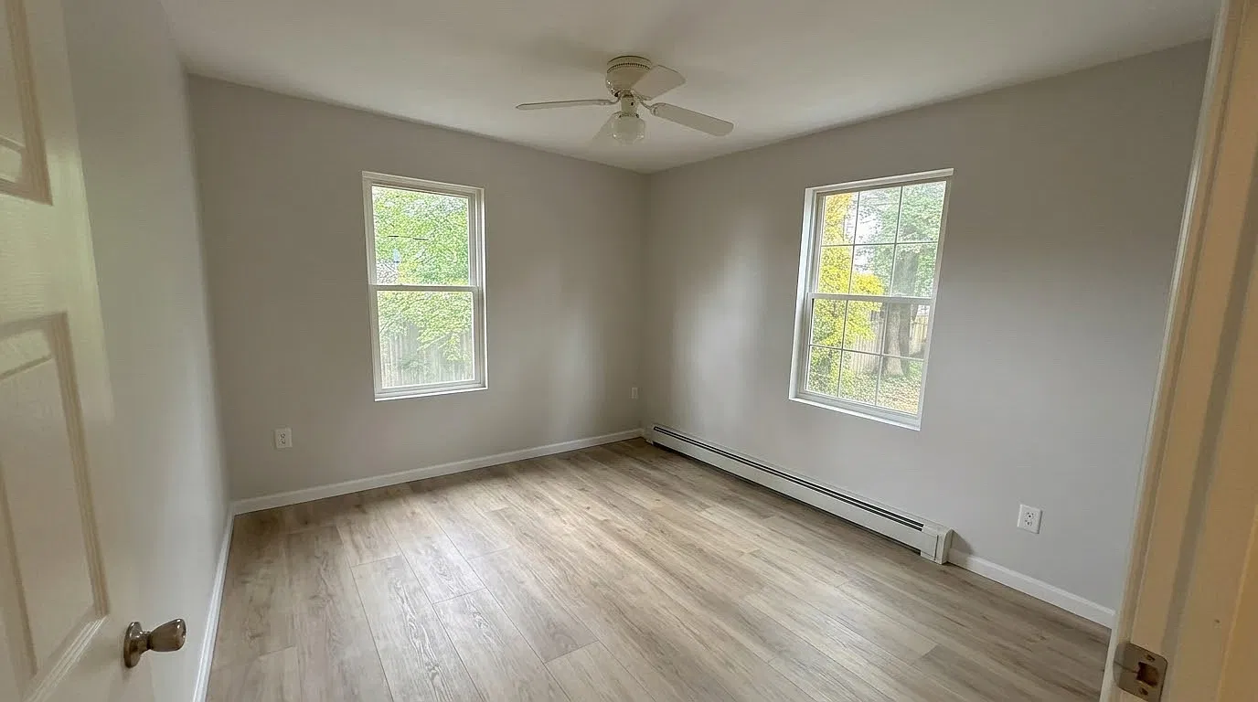 19 Andrews Ave — Photo 4