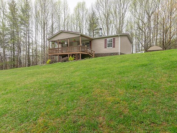 3rd image of 237 Marthas Ln