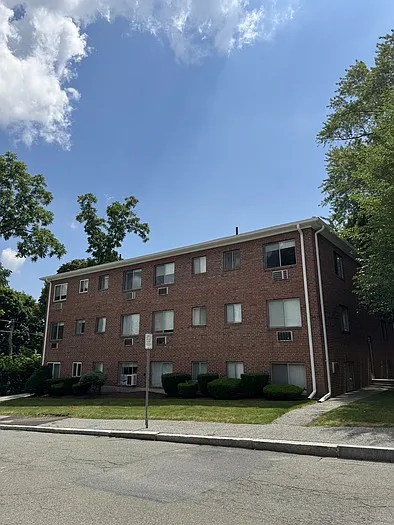 15 Piggott Rd #8