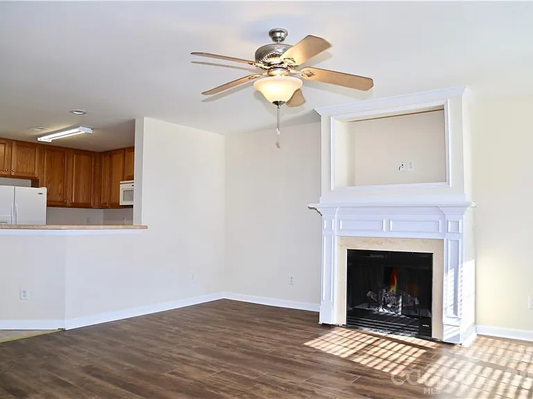 8727 Wandering Creek Way — Photo 5