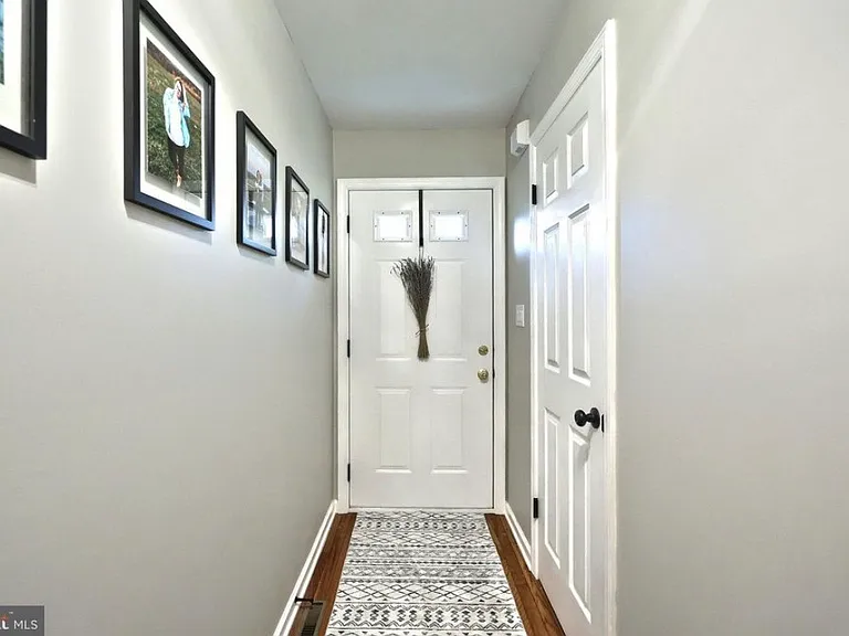 416 Huntington Dr — Photo 4