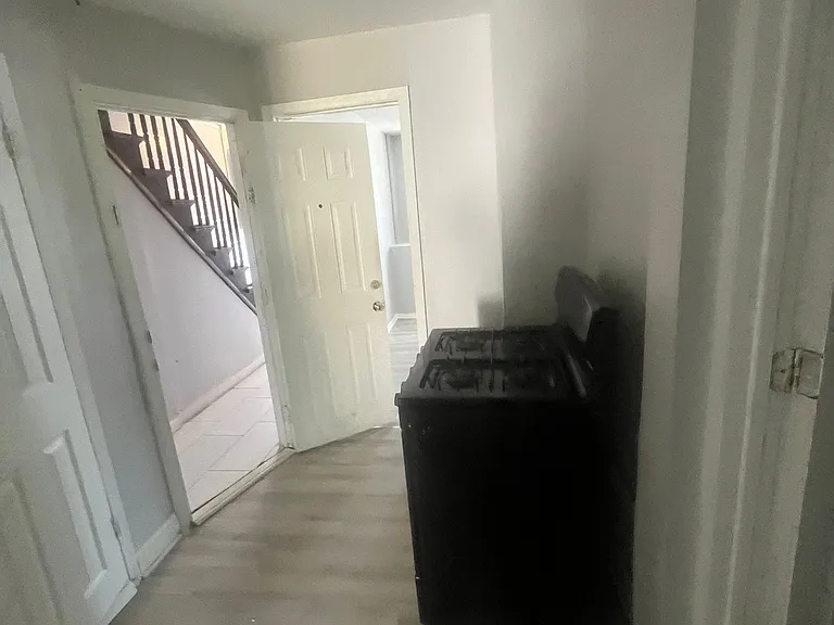 142 Inslee Pl #1F — Photo 3