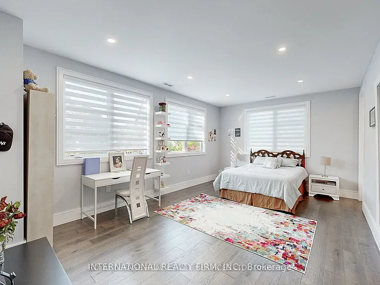 1286 Cambridge Dr — Photo 16
