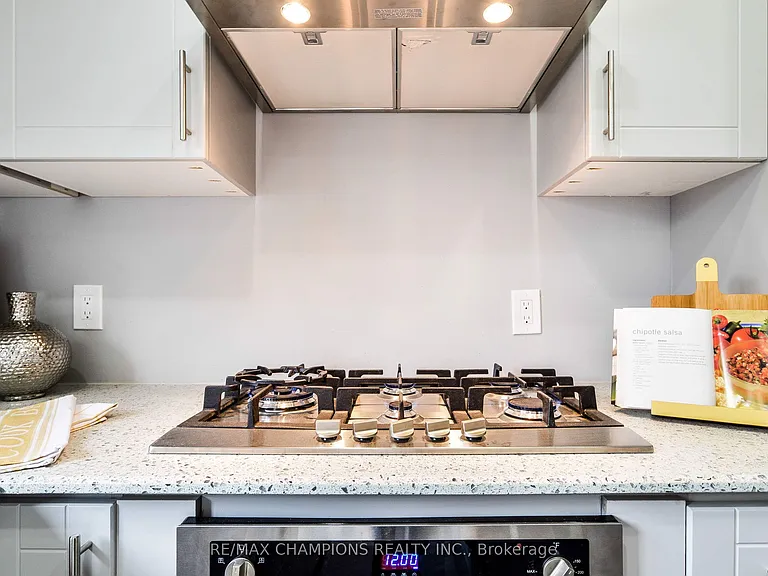 734 Willard Ave #MAIN — Photo 17