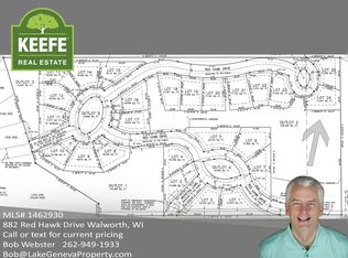 882 Red Hawk Dr, Walworth, WI 53184