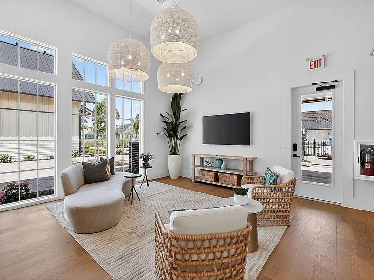 LEO at Cypress Creek- Single Family Rental Homes — Photo 13
