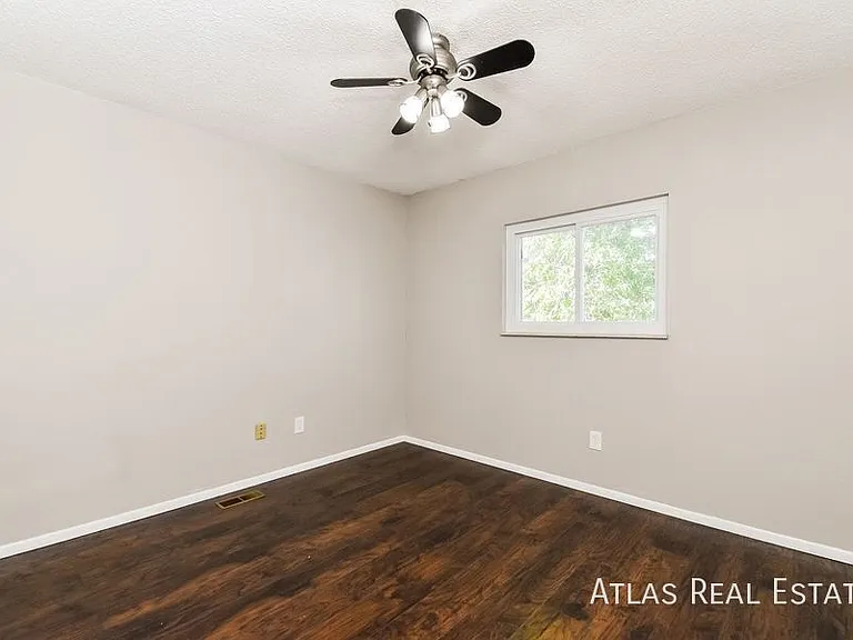 4319 Moonbeam Dr — Photo 12