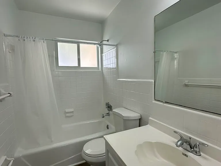 3720 NE 22nd Ave #12 — Photo 14