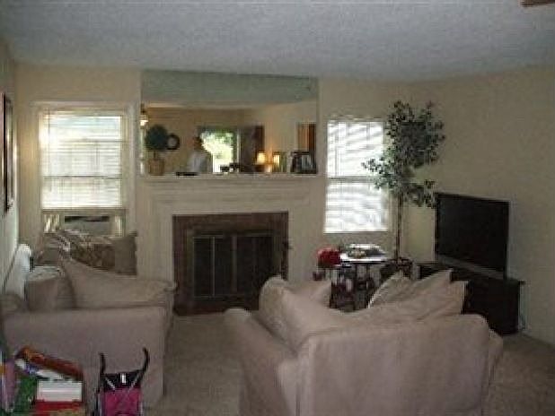 2nd image of 465 Crescent Dr