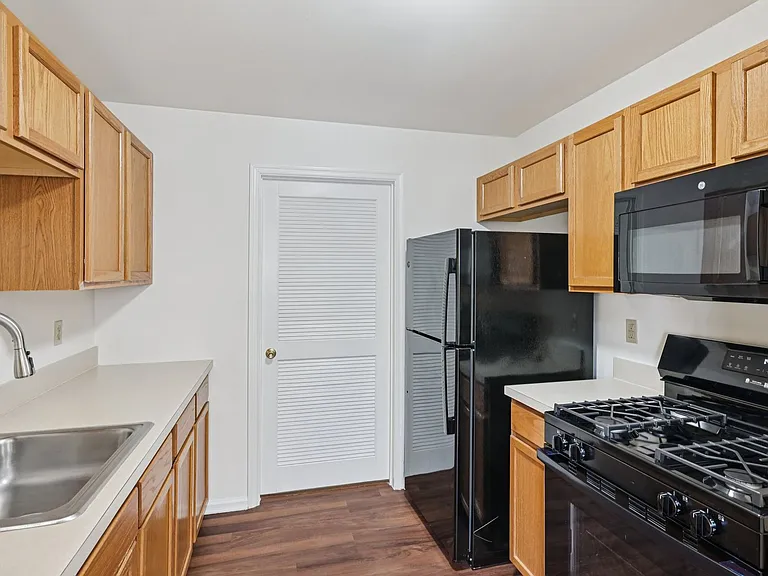 Spring Creek Apartments — Photo 65