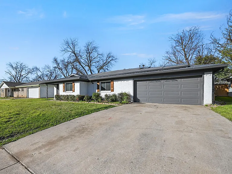 5421 Greenwood Way — Photo 5