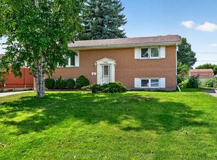 742 Laidlaw Cres, Kingston, ON K7M 5M5