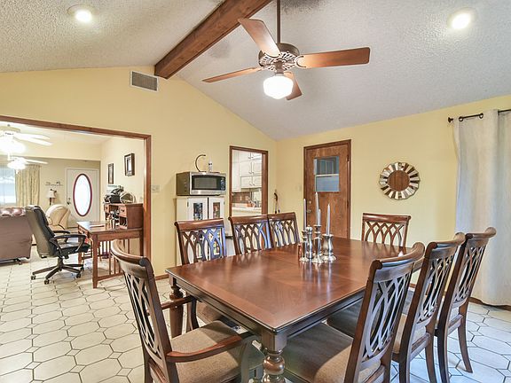 3rd image of 2714 Bellaire Ct