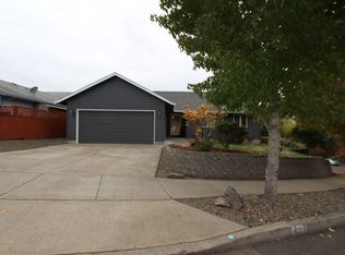 409 SE Mountain View Rd, Estacada, OR 97023