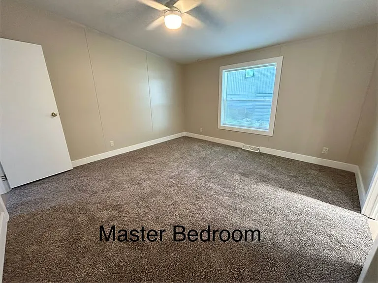 852 Charles Rd — Photo 31
