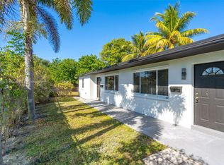 124 SE 2nd Ter #1-2, Hallandale, FL 33009