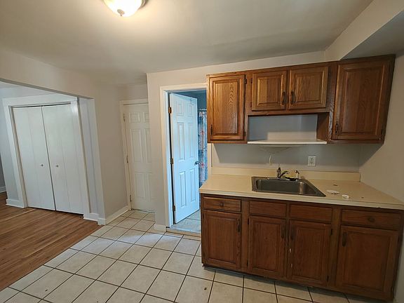 3rd image of 19 Long Hill Ave #3