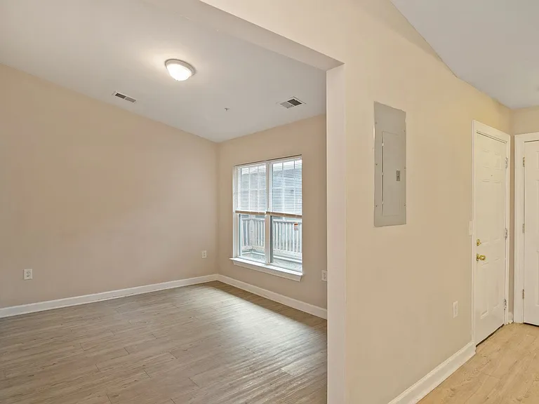 929 Morreene Rd #B31 — Photo 6