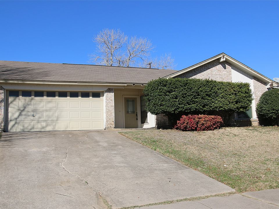 1st image of 902 Rockwall Dr