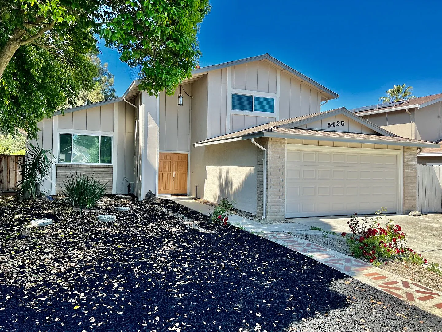 5425 Charlotte Way photo 1