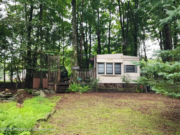 671 Rabbit Ct, Gouldsboro, PA 18424