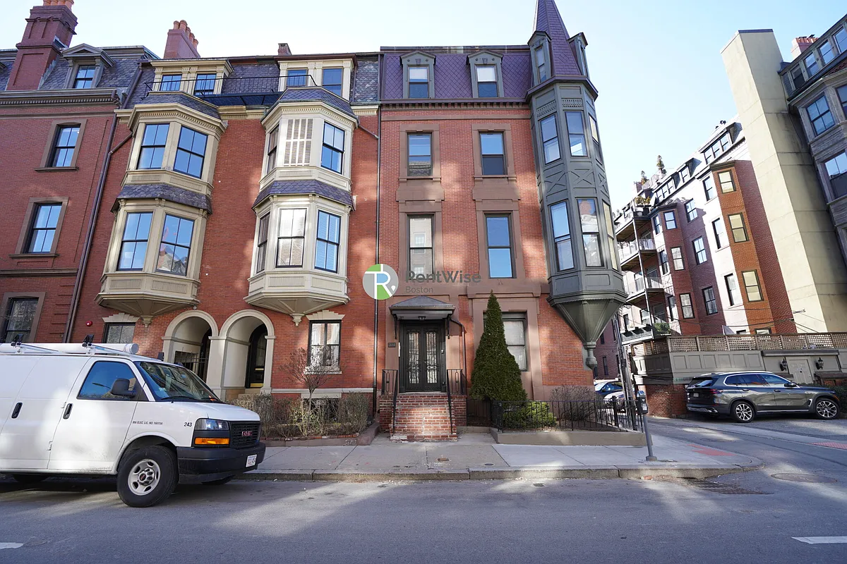 Building Photo - 304 Berkeley St #2