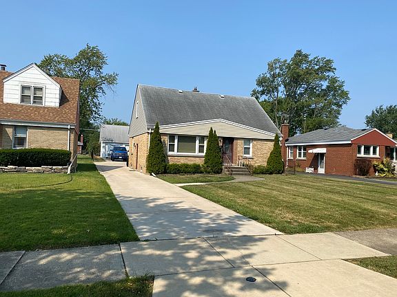 3rd image of 940 S Cadwell Ave