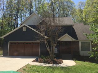 4100 Quarterstaff Dr, High Point, NC 27265