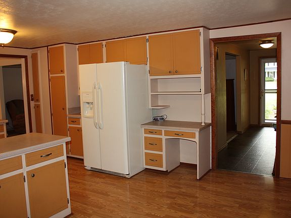 4th image of 1131 Beechwood Dr