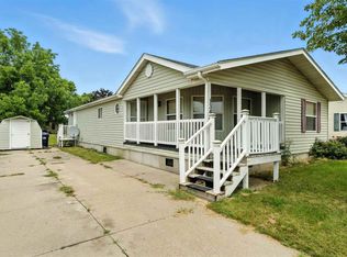 134 Paddock Cir, Iowa City, IA 52240