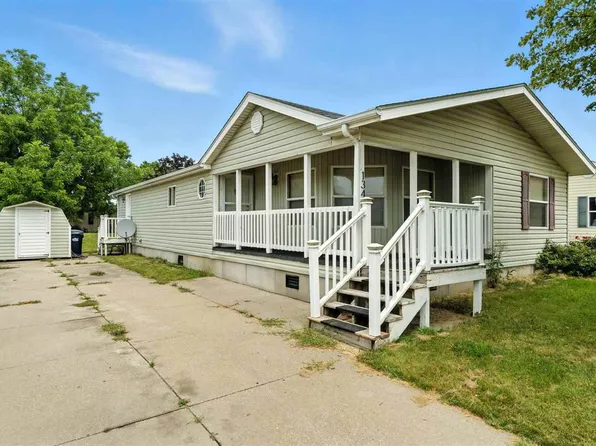 134 Paddock Cir, Iowa City, IA 52240