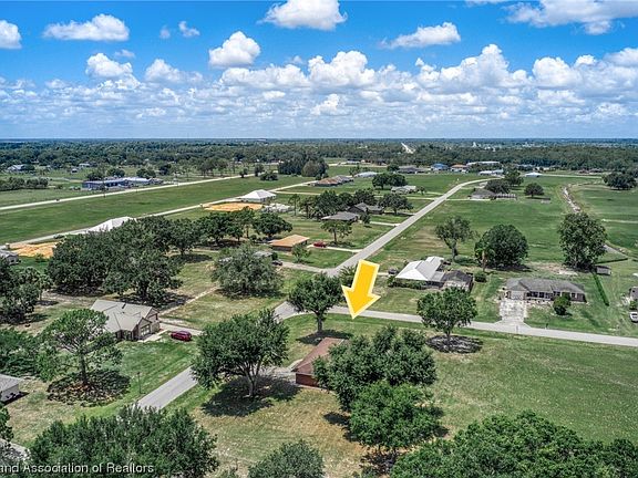 5th image of 8517 Hampshire Dr