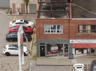 1894 Jane St #4, Toronto, ON M9N 2T8
