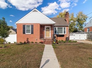 526 Newfield Rd, Glen Burnie, MD 21061